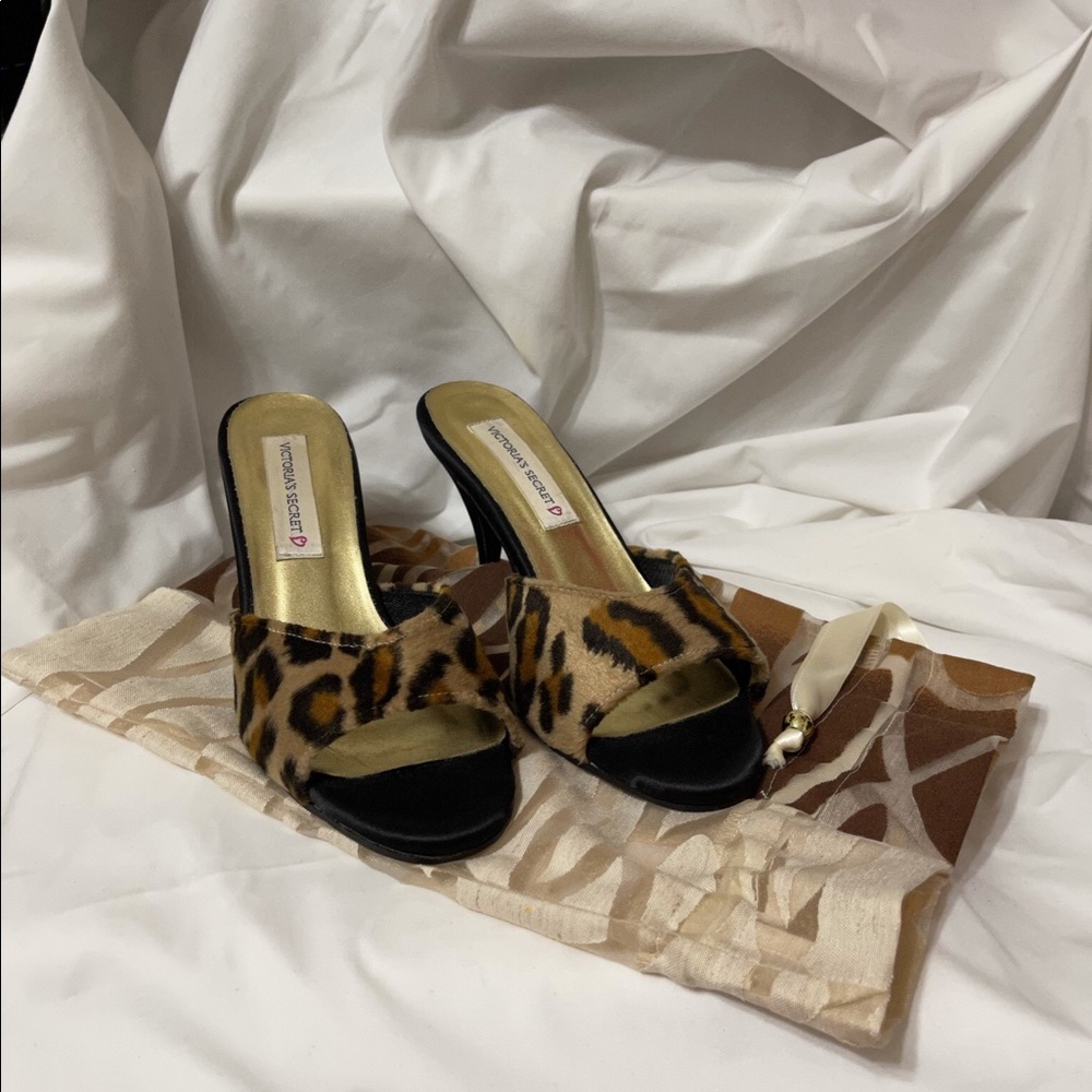 Vintage Victorias Secret Faux Leopard Mules